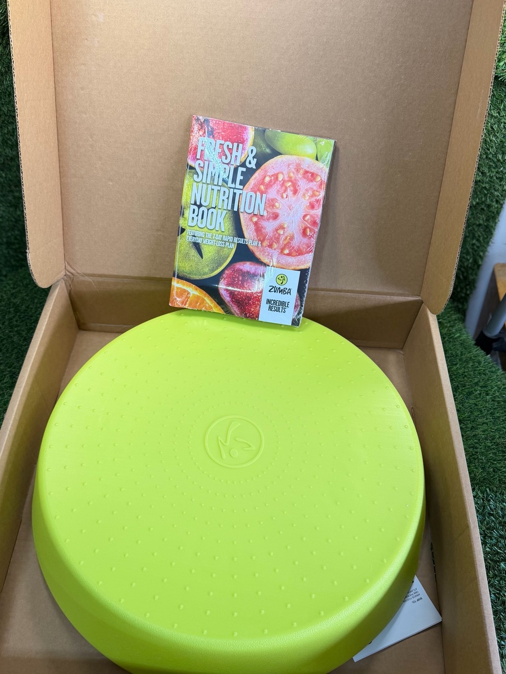 Zumba Incredible Results Step/Riser Set Yellow Non-slip Nutrition Book Guide